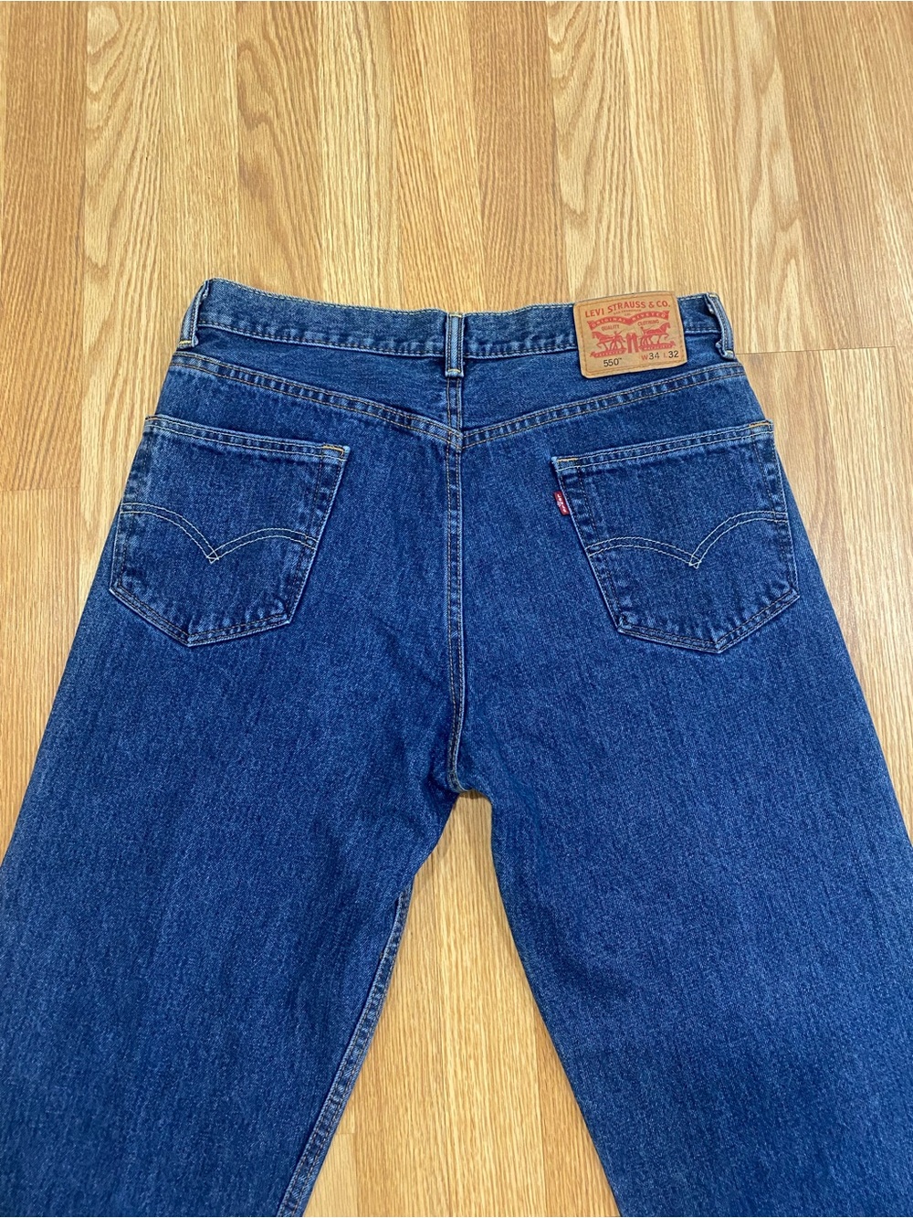 Levi’s Men’s “550” jeans size 34x 32. Like new! - Picture 5 of 14